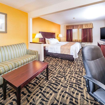 Quality Inn & Suites Danville Kültér fotó