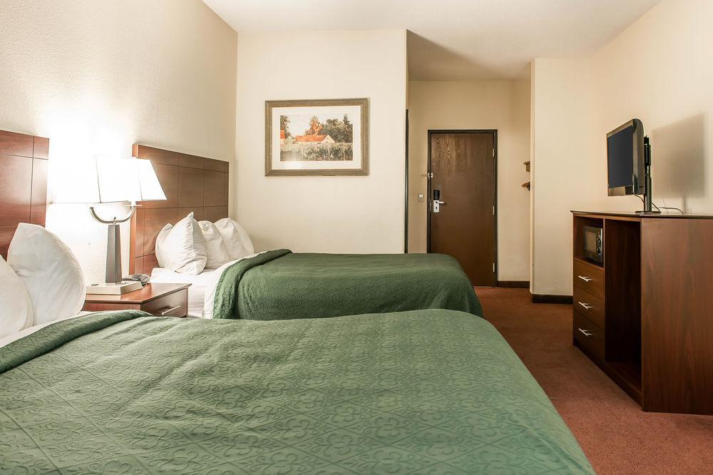 Quality Inn & Suites Danville Kültér fotó