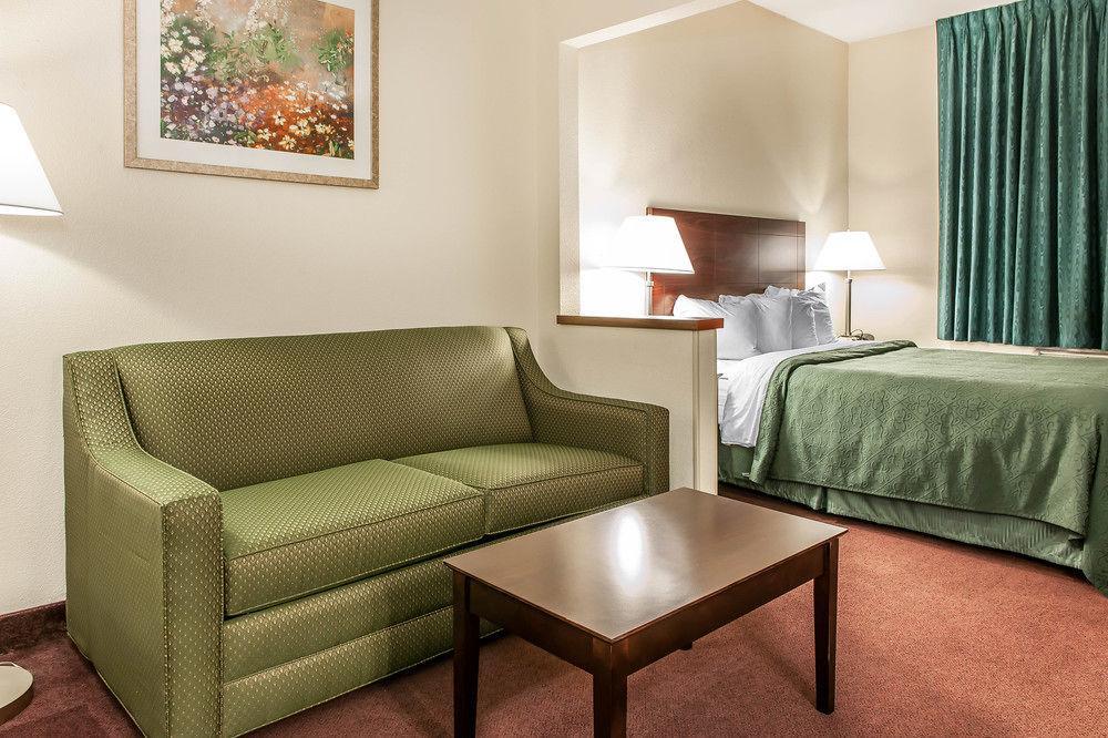 Quality Inn & Suites Danville Kültér fotó