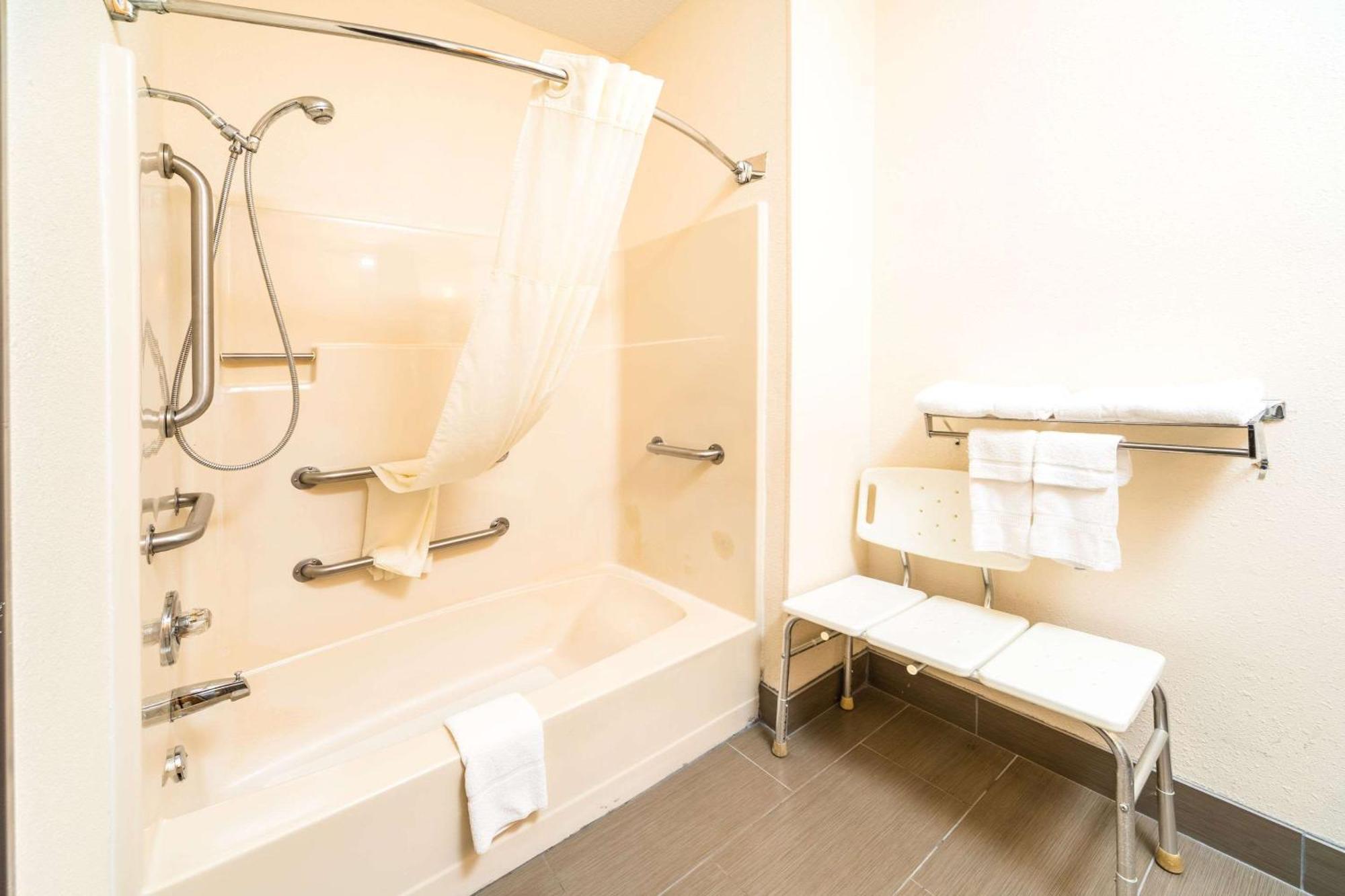 Quality Inn & Suites Danville Kültér fotó