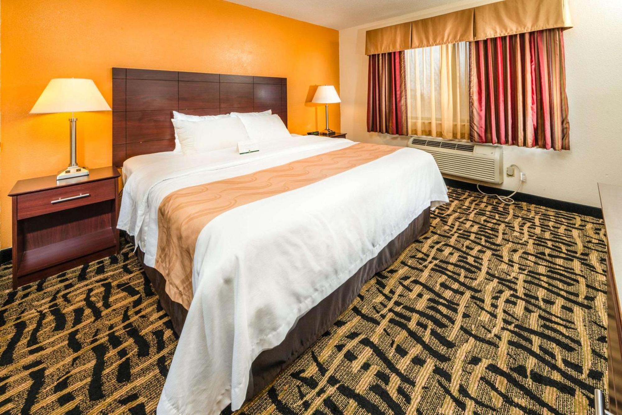 Quality Inn & Suites Danville Kültér fotó