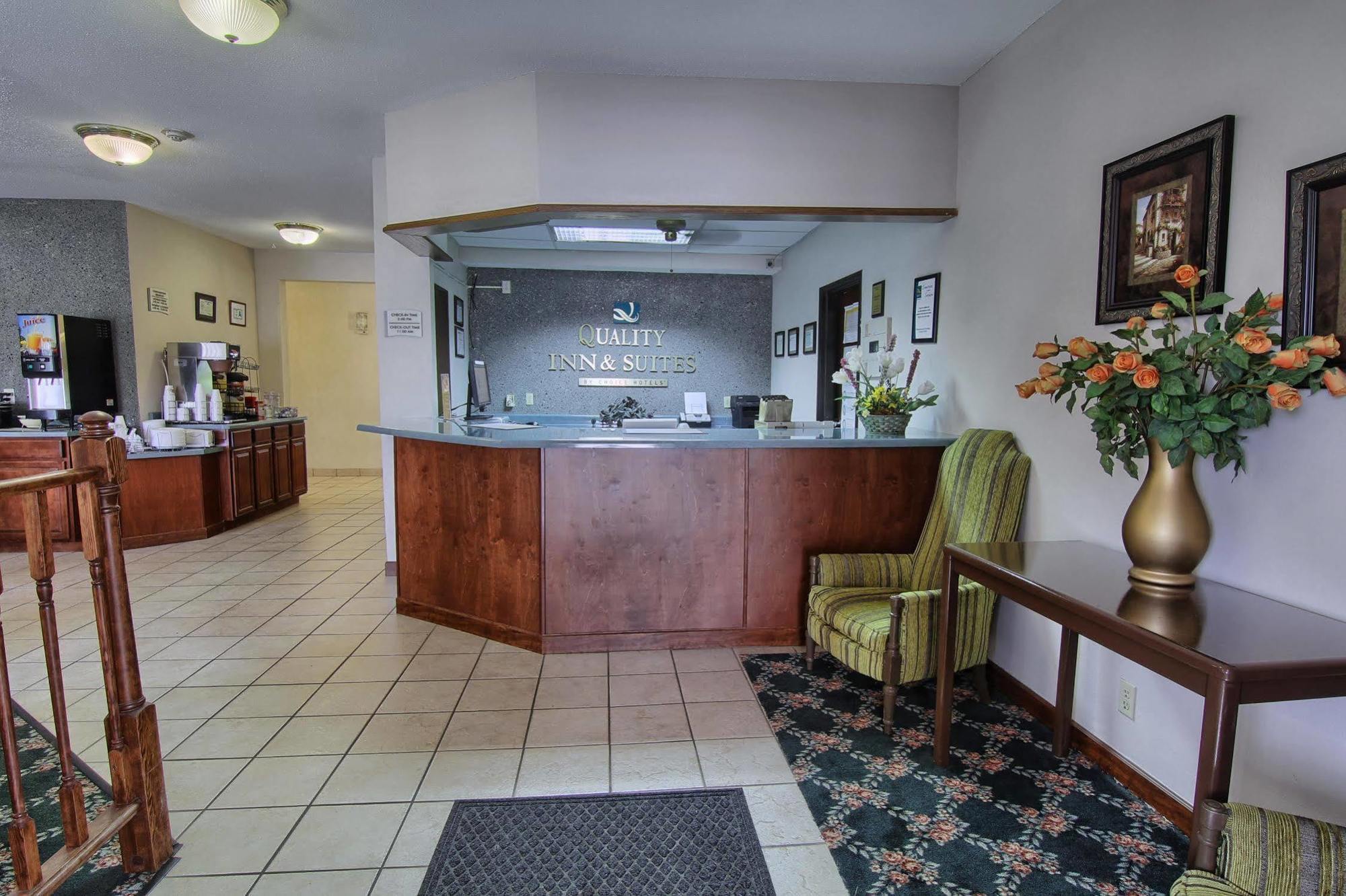 Quality Inn & Suites Danville Kültér fotó