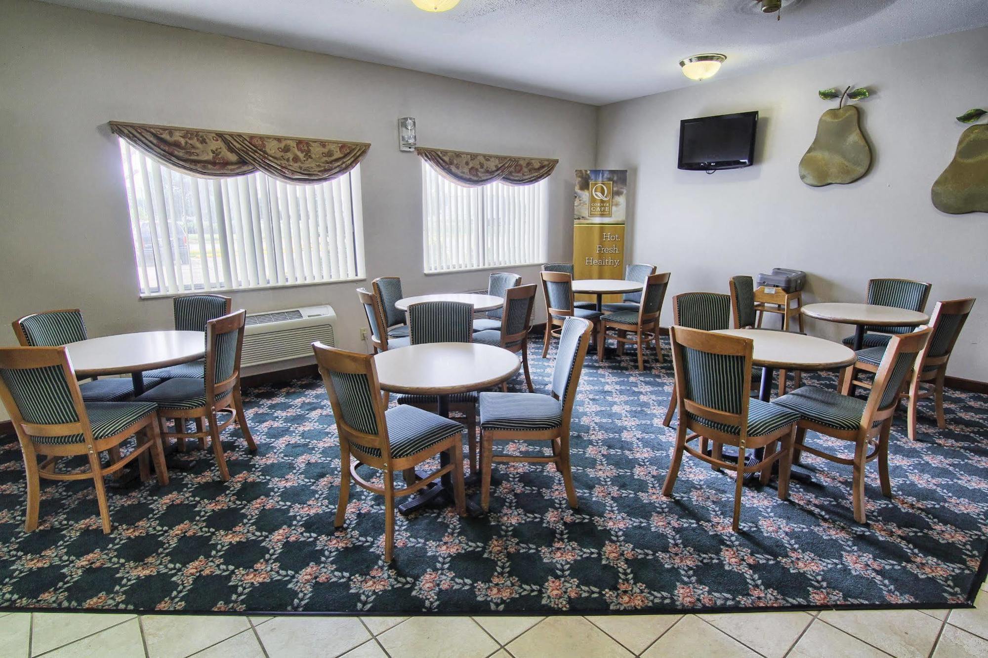 Quality Inn & Suites Danville Kültér fotó