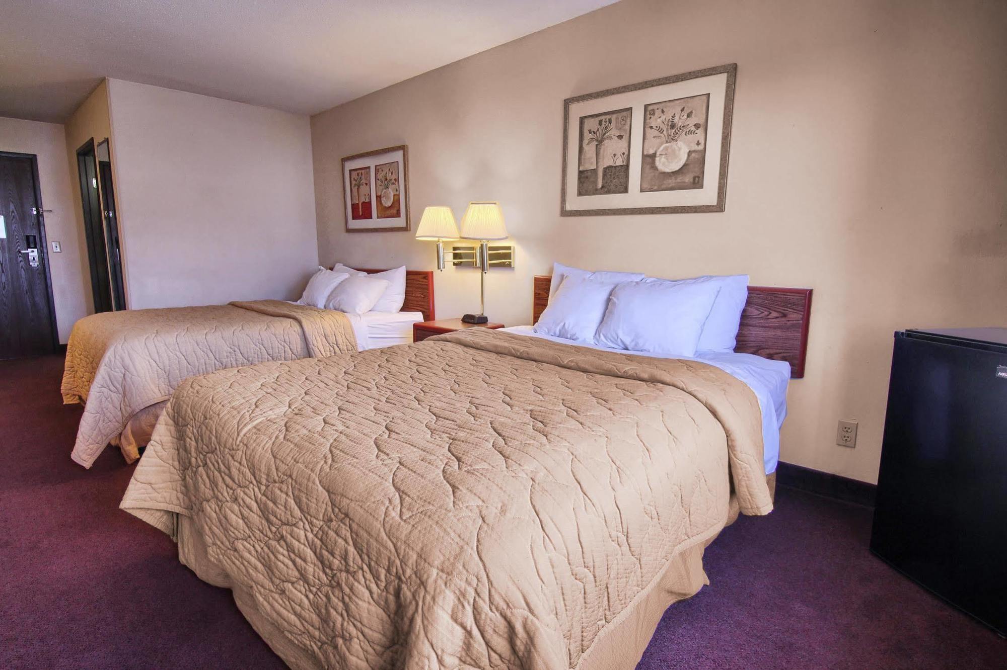 Quality Inn & Suites Danville Kültér fotó