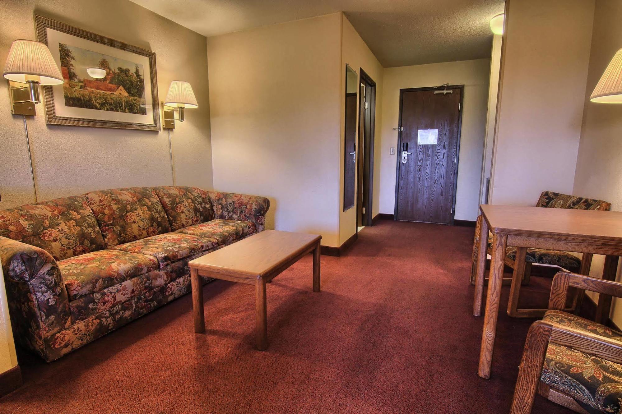 Quality Inn & Suites Danville Kültér fotó