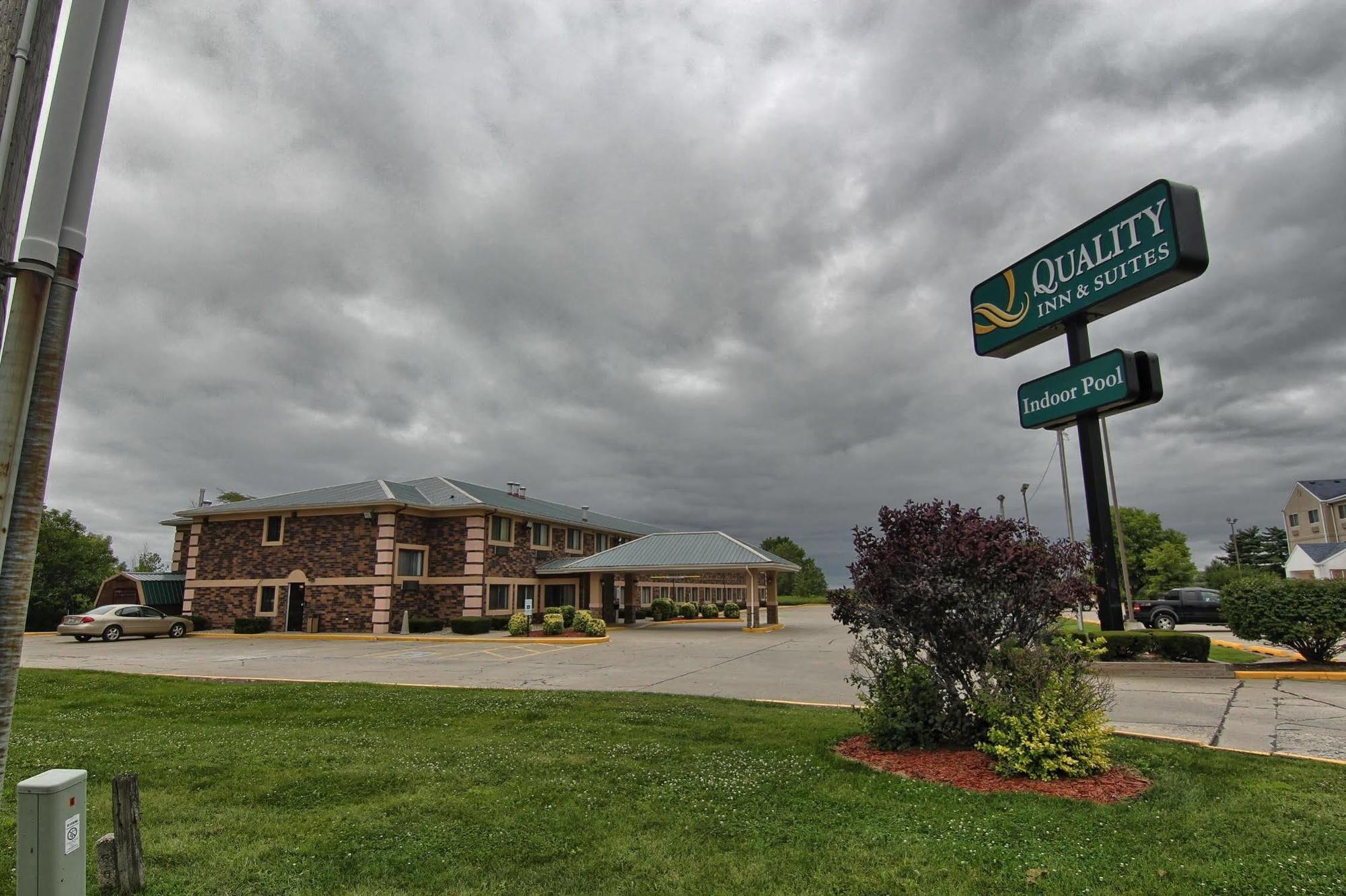 Quality Inn & Suites Danville Kültér fotó